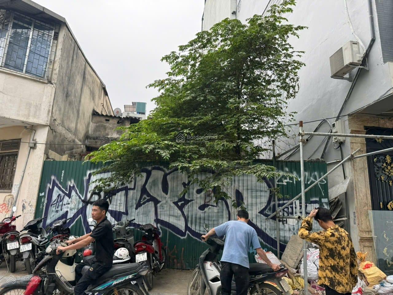 Nhà MP Trúc Bạch 135m2, MT 7m, vỉa hè rộng, 2 thoáng, view Hồ, kinh doanh, sổ vuông giá 67.5 tỷ