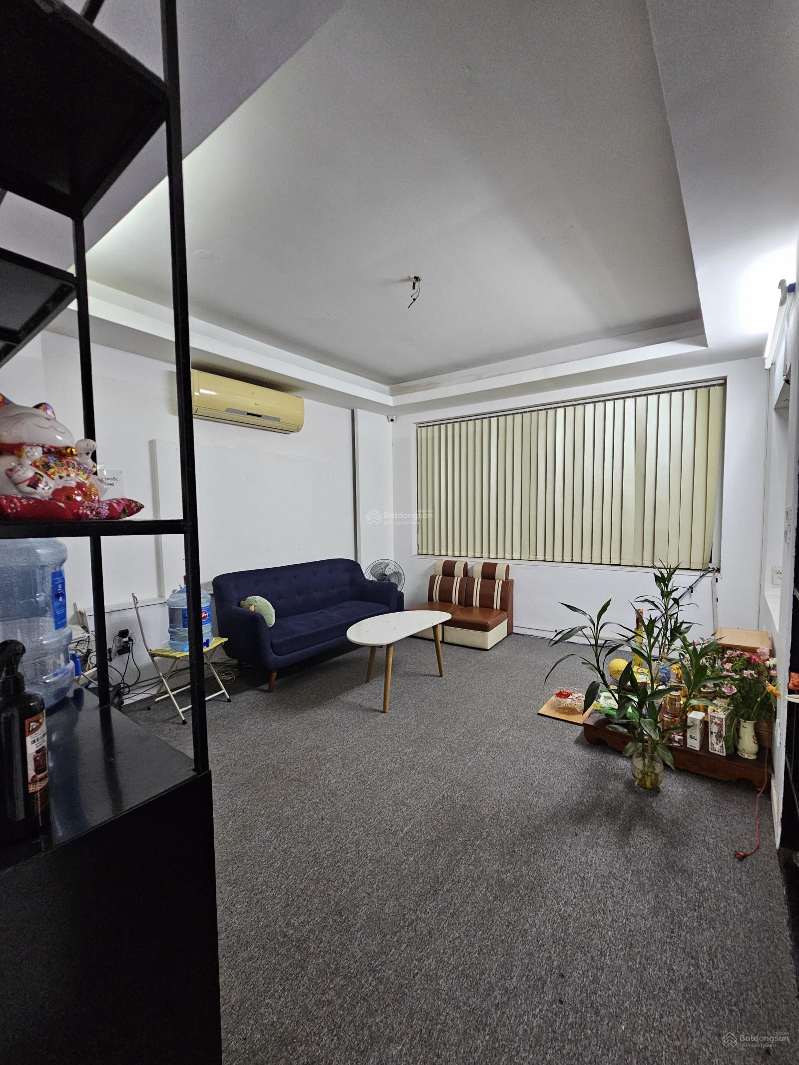 Cho thuê văn phòng tầng 2 số 4/ 81 Hoàng Cầu, Đống Đa. DT 20m2. Giá 4 - 4.5tr/th Cho thuê văn phòng tầng 2 số 4/ 81 Hoàng Cầu, Đống Đa. DT 20m2. Giá 4 - 4.5tr/th