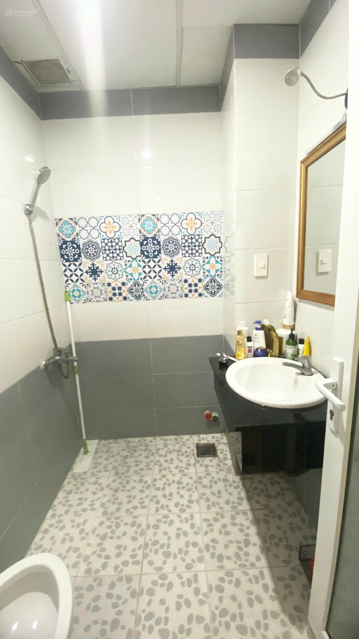 Cho thuê phòng đẹp full nội thất có công - KDC Trung Sơn gần cầu Nguyễn Văn Cừ. Có thang máy, 5tr