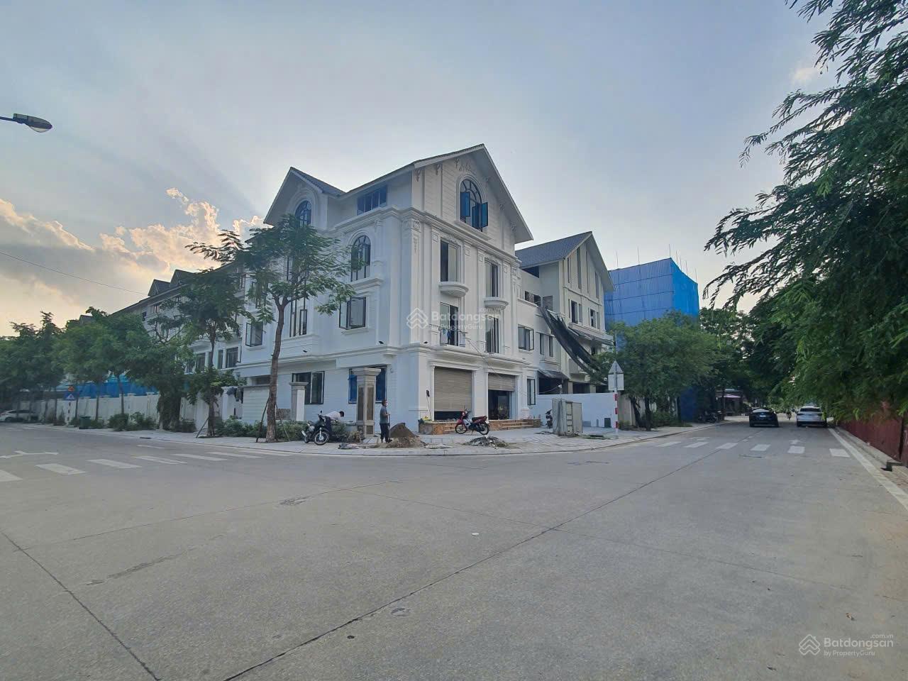 Bán biệt thự đơn lập mặt tiền 16m. Cách siêu thị Aeon Hà Đông 1km. Giá 140TR/M2. LH: 0975 159 *** Bán biệt thự đơn lập mặt tiền 16m. Cách siêu thị Aeon Hà Đông 1km. Giá 140TR/M2. LH: 0975 159 ***