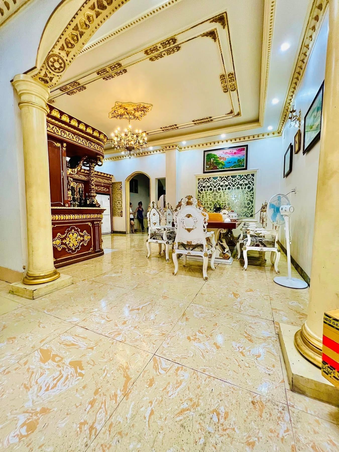 Bán Biệt Thự Dát vàng , tân cổ điển , 6 lầu , 278m2 .7pn , Bình Tân chỉ 39 tỷ