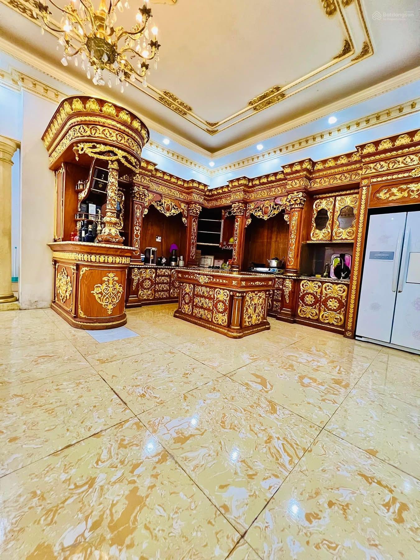 Bán Biệt Thự Dát vàng , tân cổ điển , 6 lầu , 278m2 .7pn , Bình Tân chỉ 39 tỷ