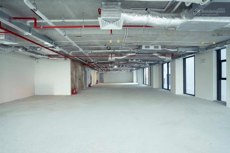 Toà nhà 2000m2 MT Võ Văn Tần, Q3 (10x30m, 10 tầng). Toà nhà mới, bàn giao ngay