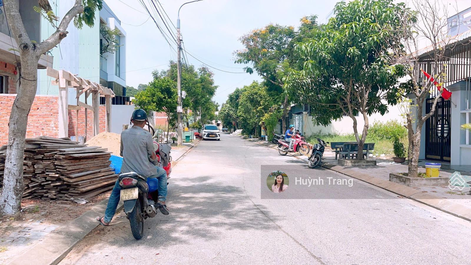 Bán đất Bùi Bỉnh Uyên - gần biển Non Nước, hướng Đông, vị trí đẹp, giá chỉ 5.4 tỷ Bán đất Bùi Bỉnh Uyên - gần biển Non Nước, hướng Đông, vị trí đẹp, giá chỉ 5.4 tỷ