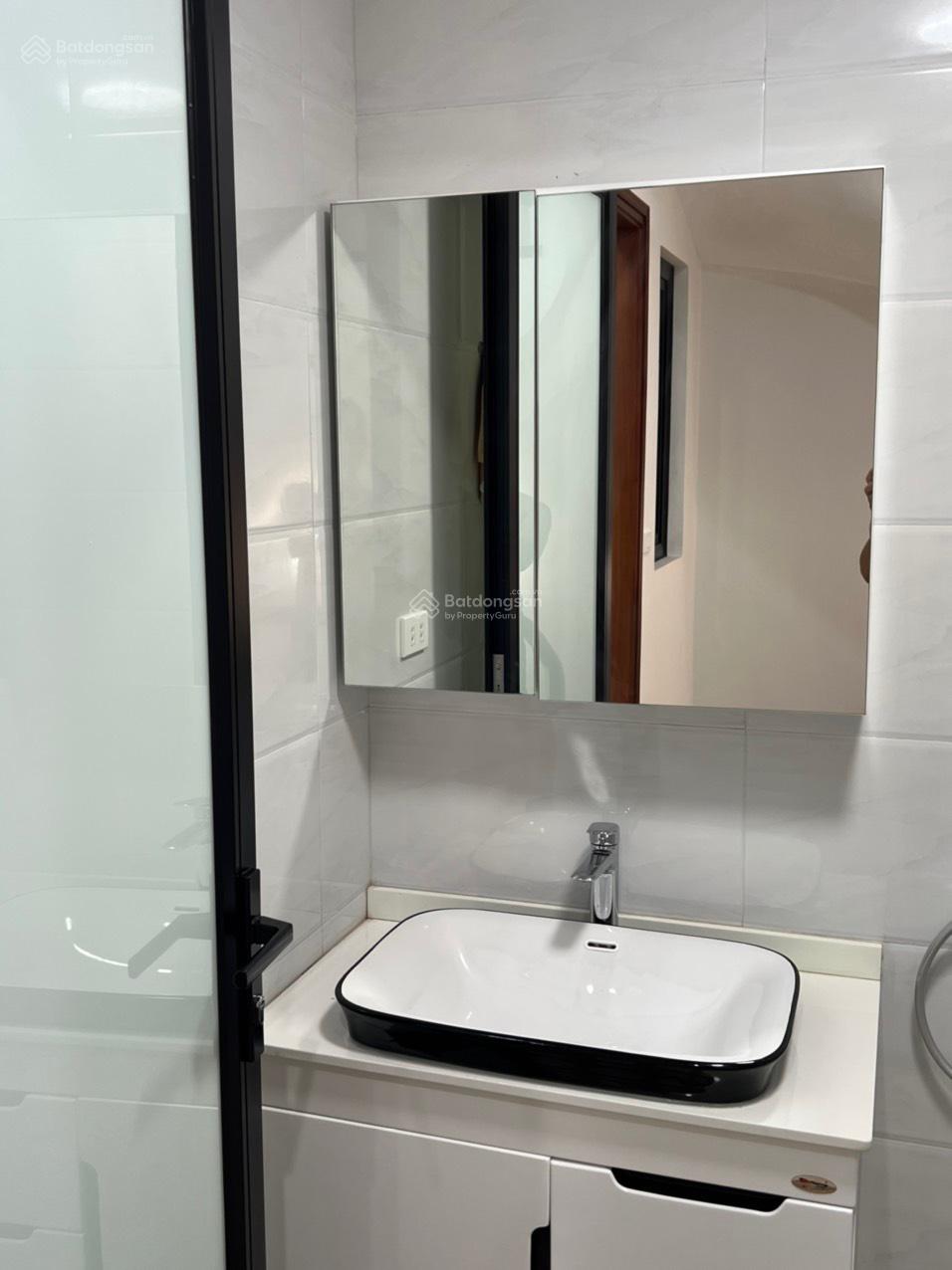 Bán căn hộ tòa nhà 17T Hoàng Đạo Thúy, diện tích 120 m2, 3 PN, nội thất cực đẹp,giá 10,9 tỷ