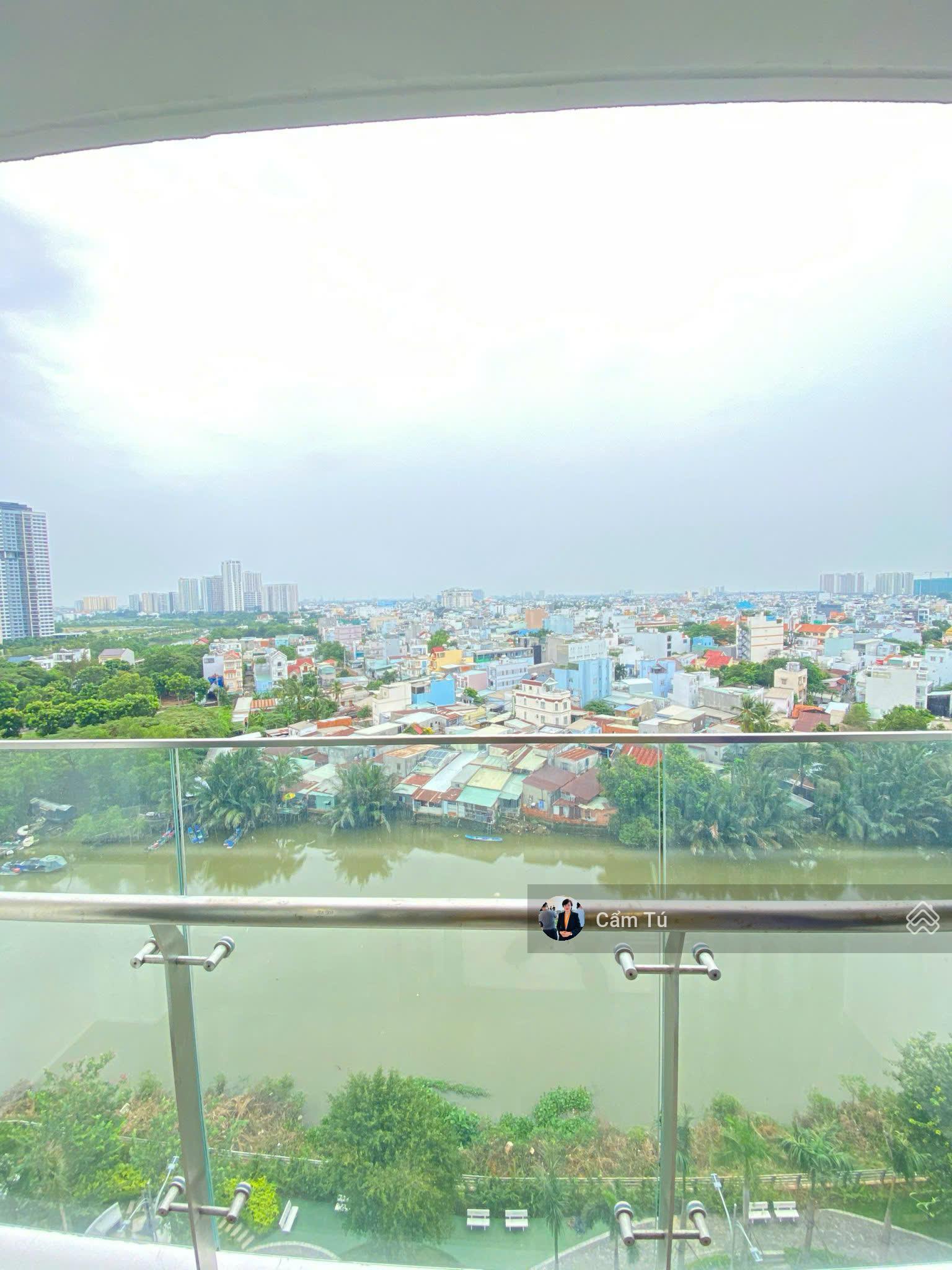 Cho thuê căn hộ D'Lusso 2 phòng ngủ, nội thất cơ bản giá thuê 14.5 triệu / tháng