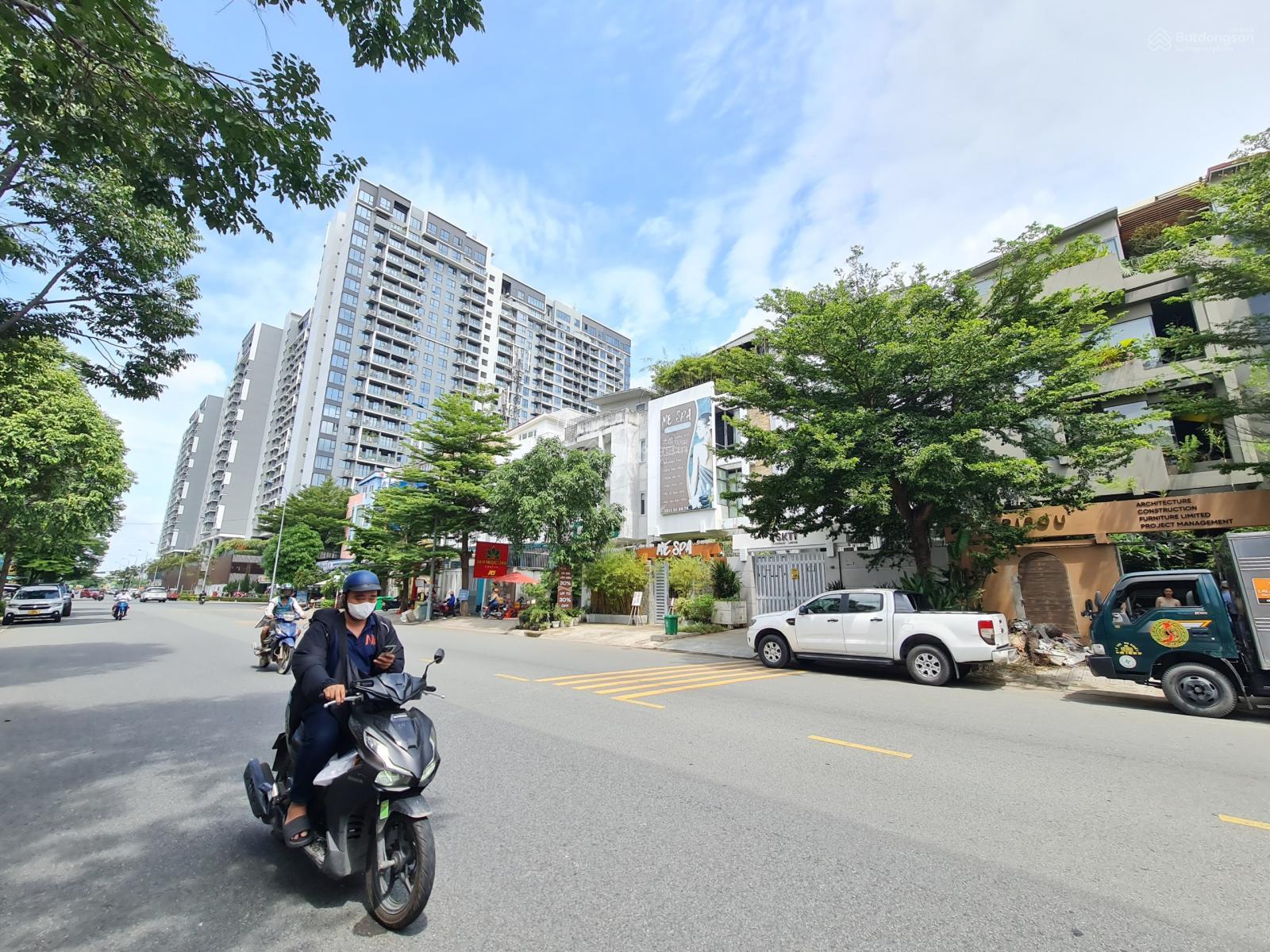 Bán Gấp - Cam kết Giá Rẻ nhất khu 51.5 tỷ, 10x20, XD: Hầm + 6 Tầng Mặt tiền Trương Văn Bang- Quận 2