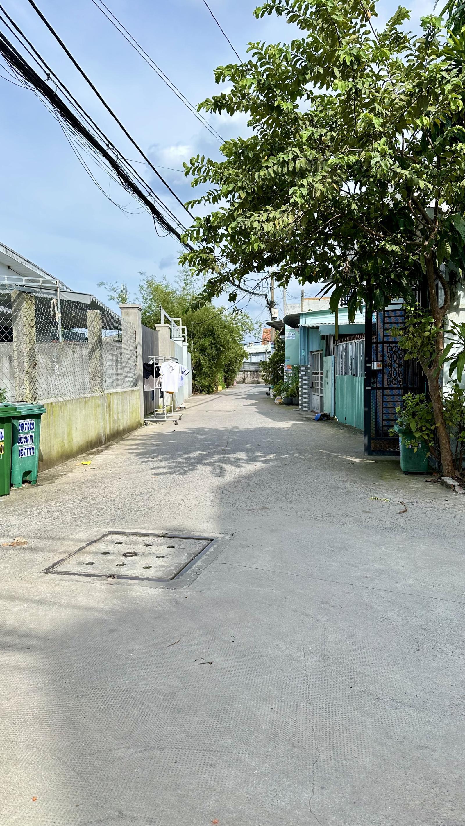 Bán gấp nhà DT 600m2 sổ hồng riêng đường Xuân Thới Đông 1