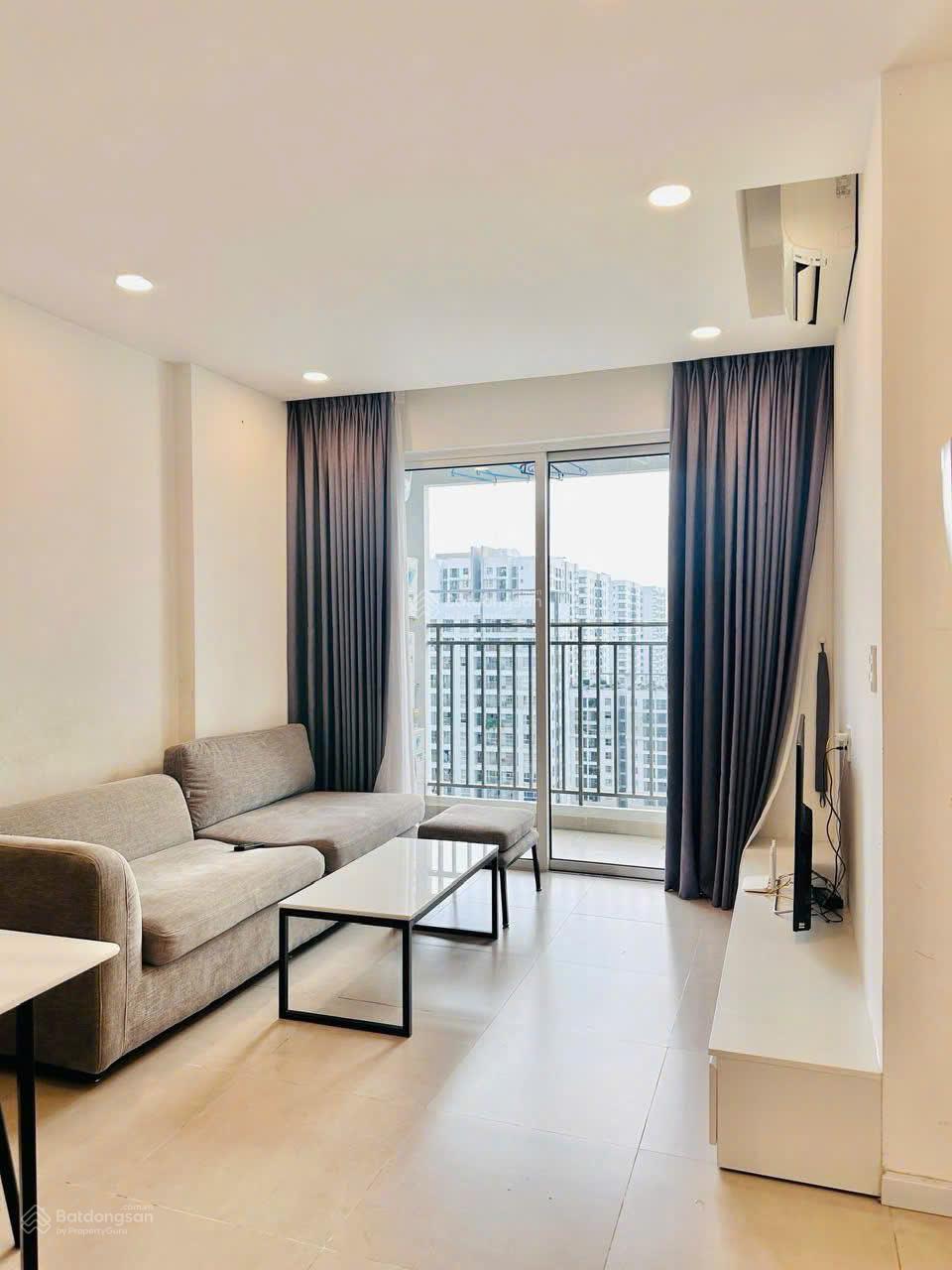 6 tỷ bao hết - căn 2PN 2WC - Golden Mansion Phổ Quang - Chính chủ đang ở nhà đẹp thoáng mát