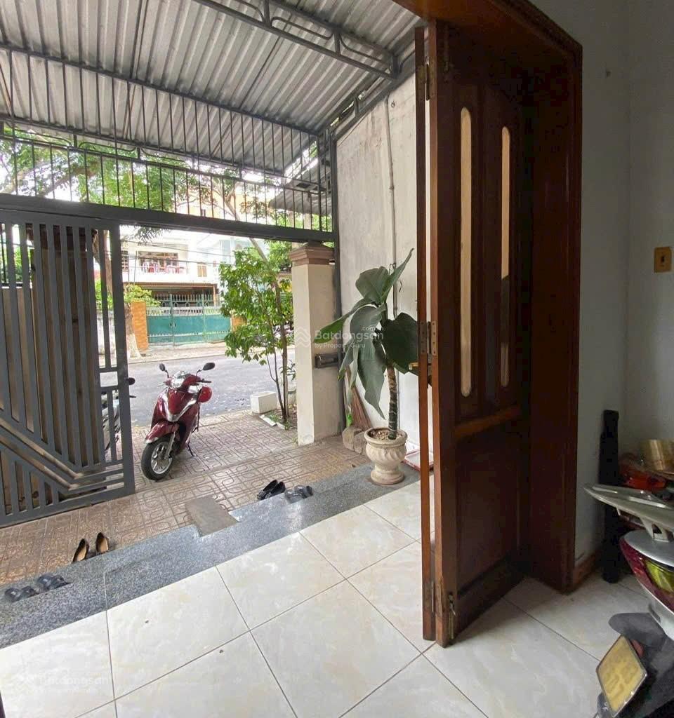 Nhà 2 tầng, góc 2 mặt tiền Nguyễn Hiền, sát Mai Xuân Thưởng ra biển Hòn Chồng 250m giá: 14 tỷ