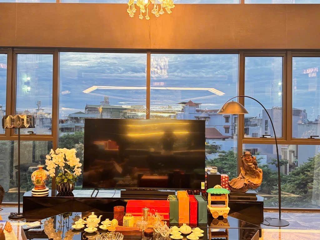 Tuyệt phẩm lô góc 210m2 - 3 thoáng - mặt phố view sông - vỉa hè 3 bên - ô tô 46 chỗ tránh