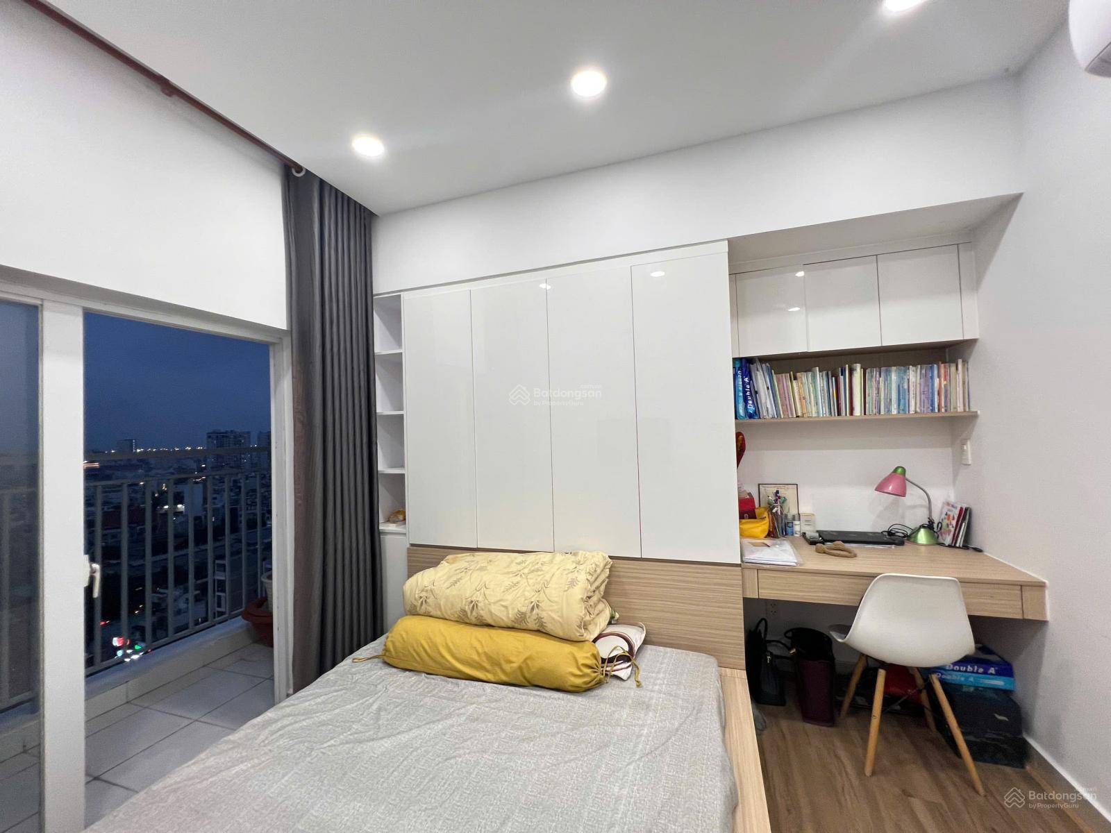 Cho thuê gấp CHCC Oriental Plaza, Tân Phú. DT: 107m2, 3PN, 3WC, nhà đẹp. Full nội thất giá 15tr