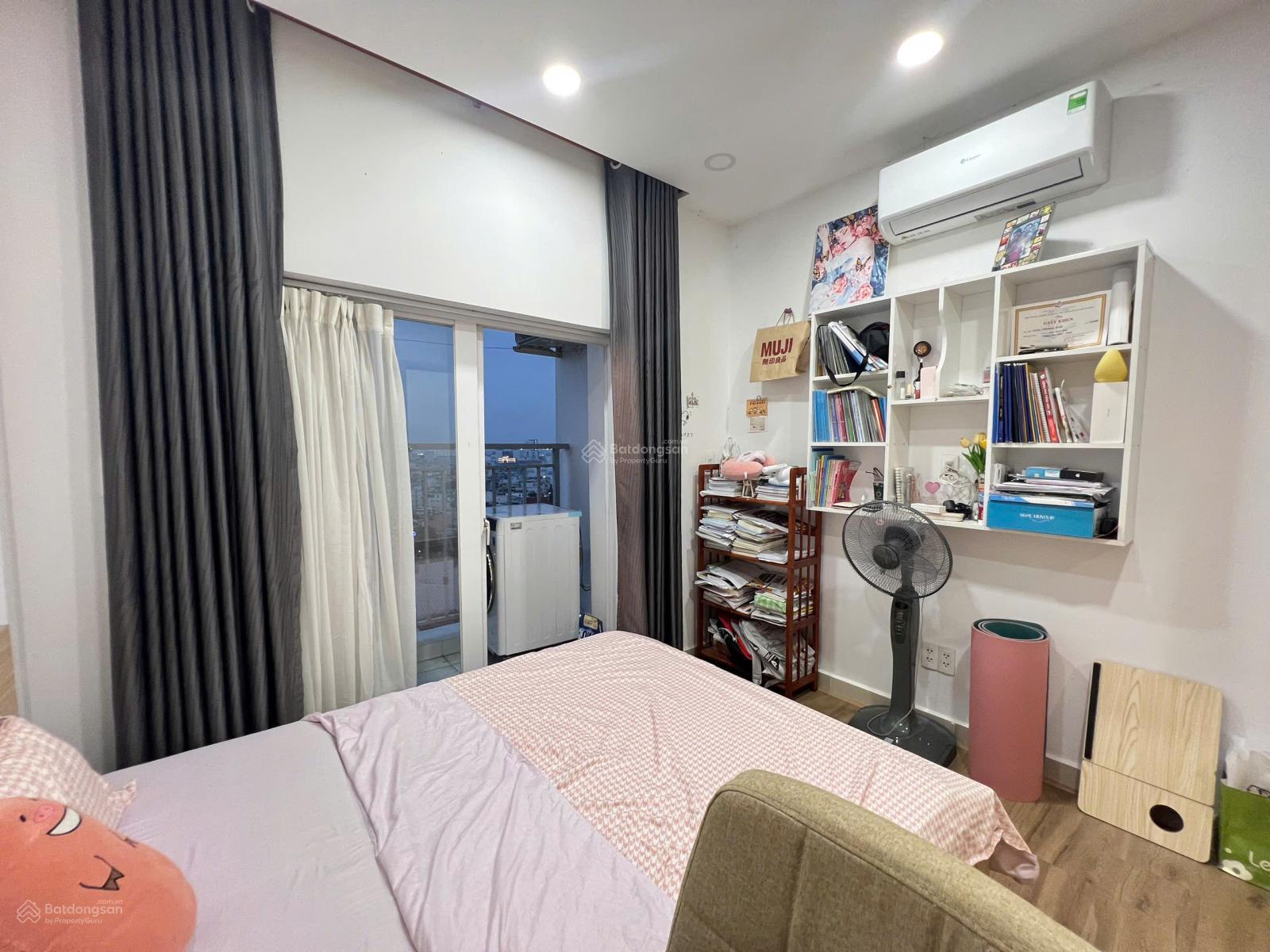 Cho thuê gấp CHCC Oriental Plaza, Tân Phú. DT: 107m2, 3PN, 3WC, nhà đẹp. Full nội thất giá 15tr