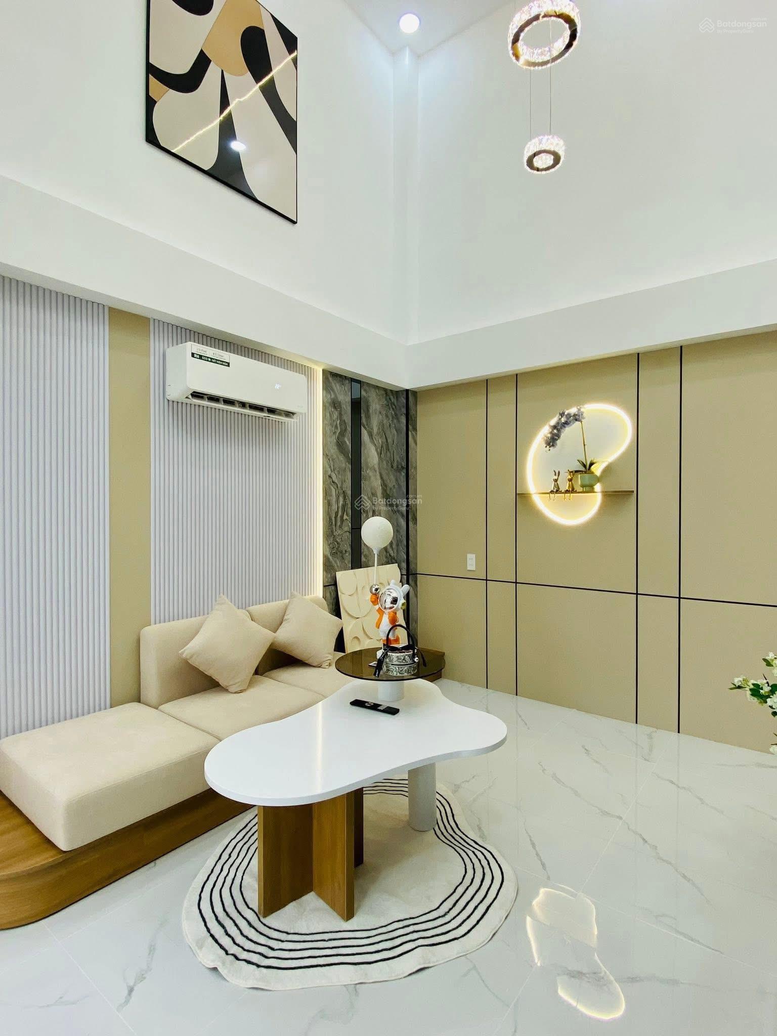 Cô Xuân bán gấp nhà Vũ Huy Tấn,Phú Nhuận ngay khu Phan Xích Long giá 2 tỷ850/40,2m2.Sổ ngay