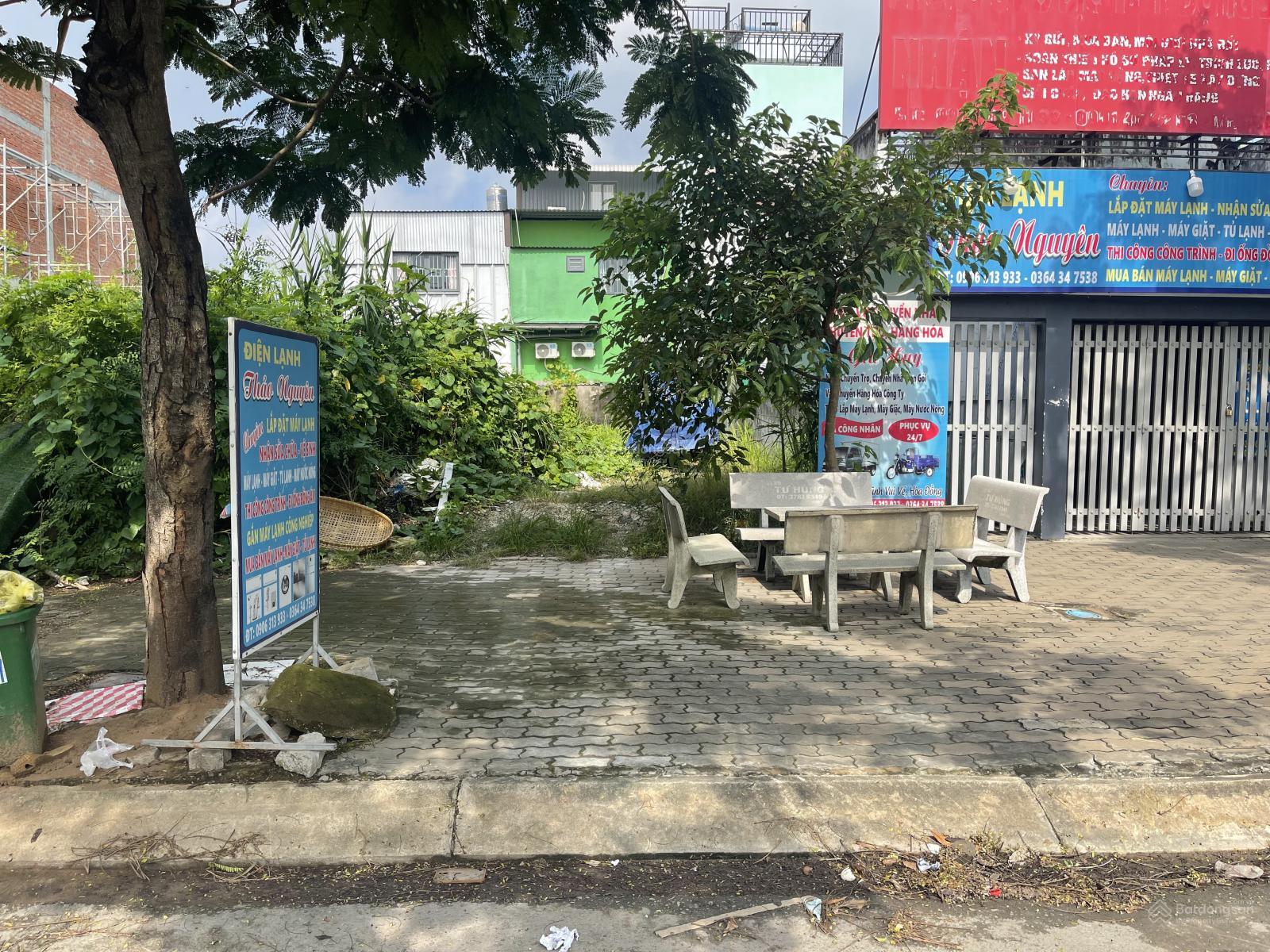 Cần bán lô đất đường D8 (24m) KDC Long Hậu. DT: 5m x 20m, vị trí đẹp. Giá 3,8 tỷ thương lượng