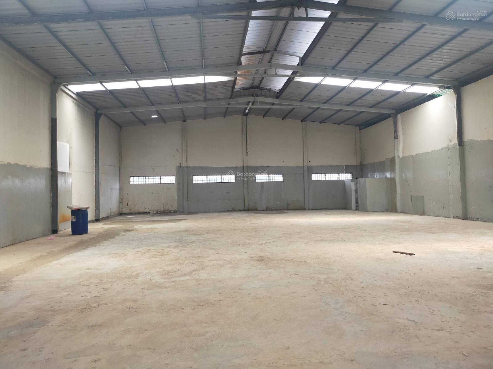 Cho thuê 700m2 + sân 100m2 - đường Hương lộ 2 - container 40f, PCCC