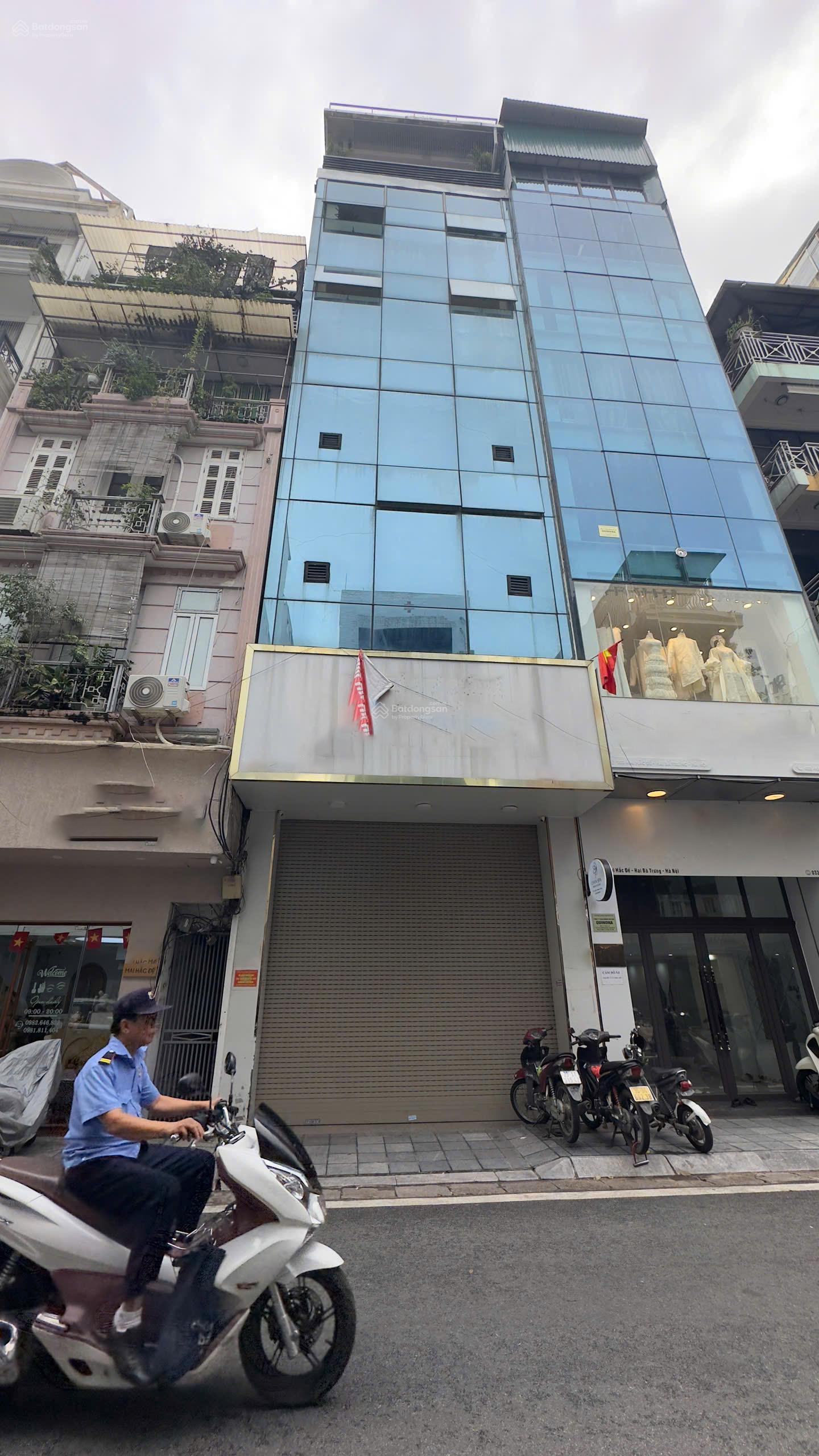 Cho thuê nhà mặt phố Mai Hắc Đế 140m x 3 tầng, thông sàn, mới đẹp, thang máy, giá chỉ 100tr