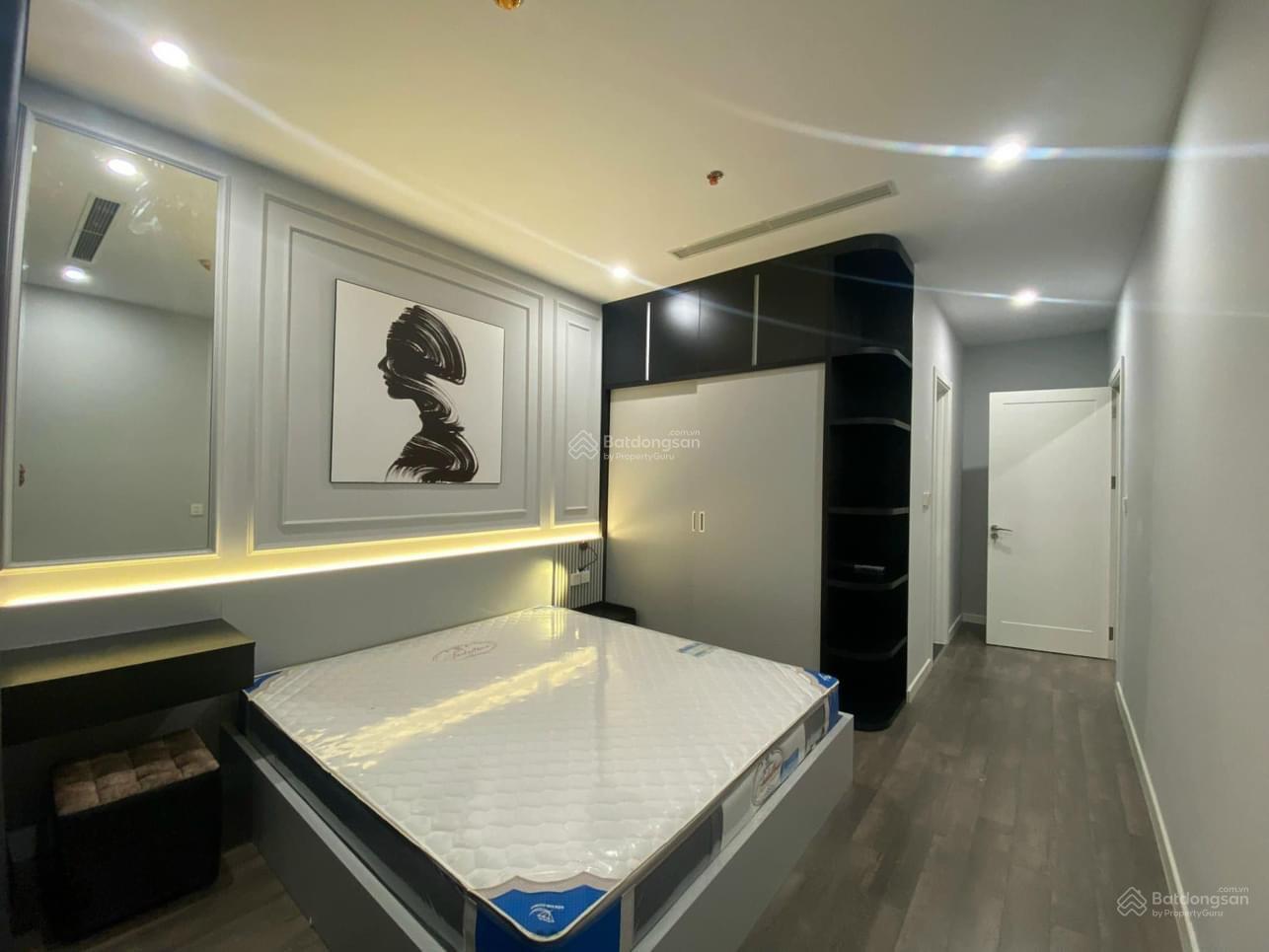 Cần bán căn hộ chung cư cao cấp Vinhomes Metropolis 75m2, 2PN, 2WC full đồ đẹp, giá chỉ 15 tỷ Cần bán căn hộ chung cư cao cấp Vinhomes Metropolis 75m2, 2PN, 2WC full đồ đẹp, giá chỉ 15 tỷ