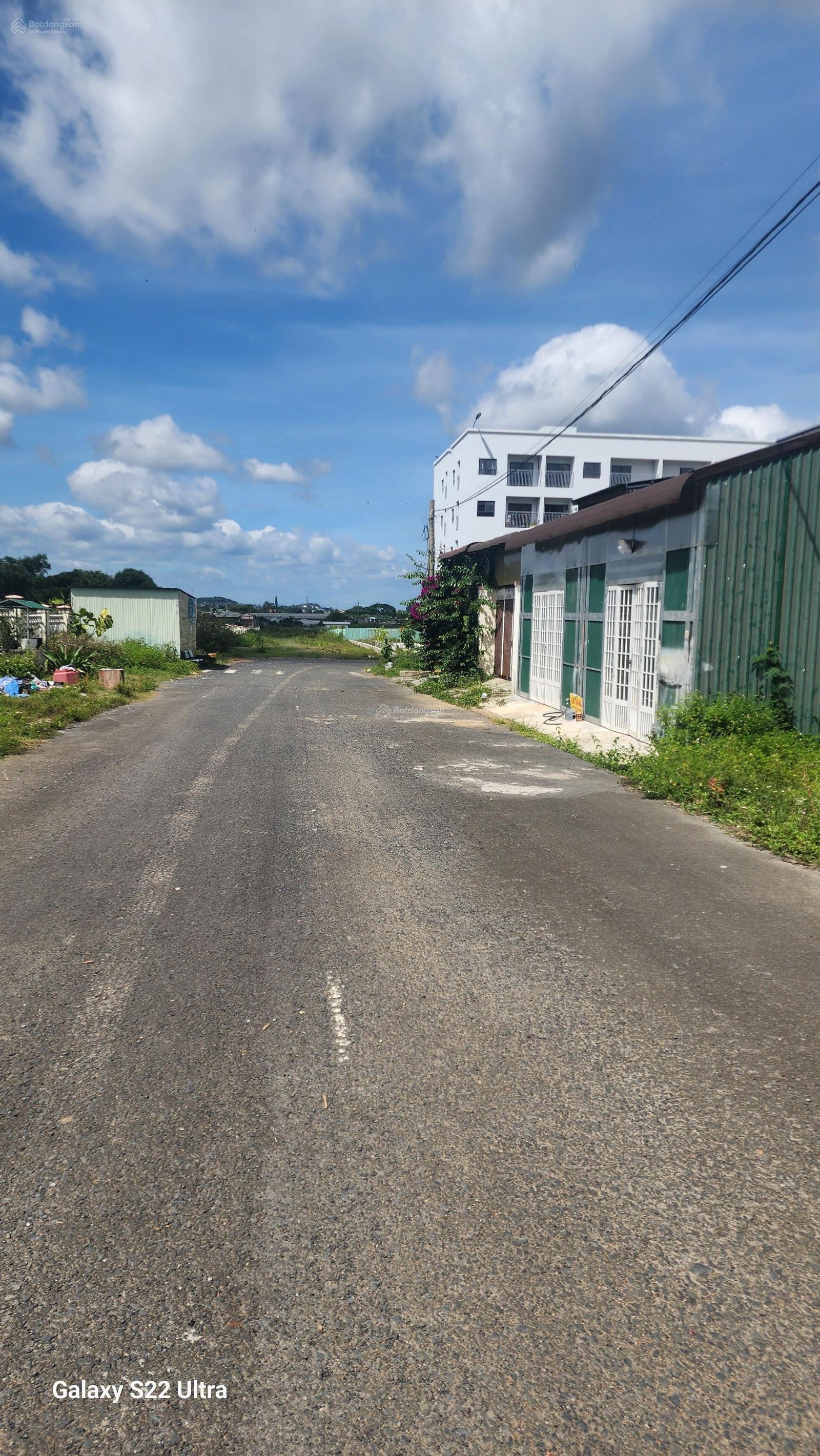 Bán đất thổ cư 100 m2, giá chỉ 950 triệu tại khu tái định cư xã Phú Hội, Đức Trọng, Lâm Đồng. Bán đất thổ cư 100 m2, giá chỉ 950 triệu tại khu tái định cư xã Phú Hội, Đức Trọng, Lâm Đồng.