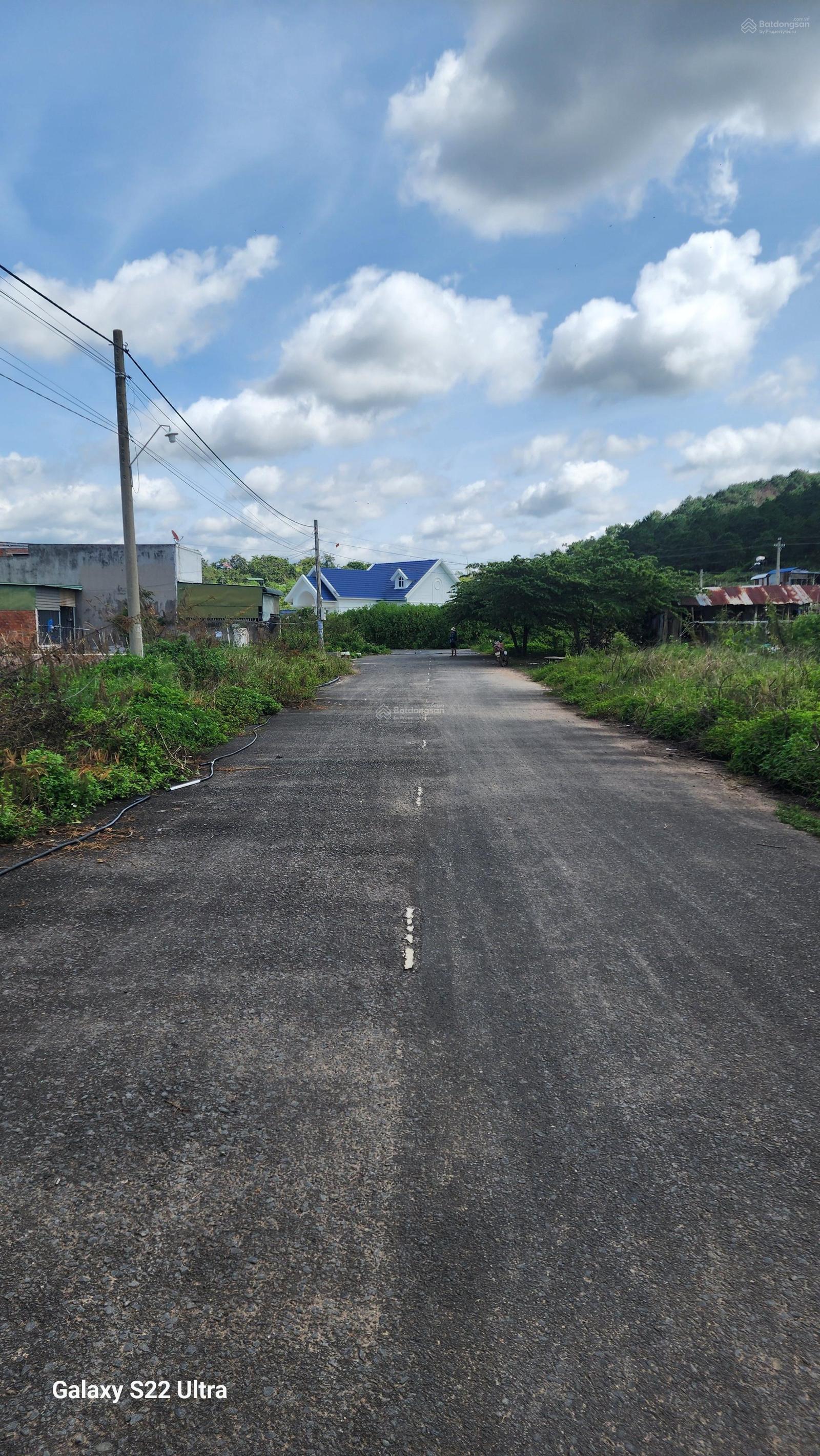 Bán đất thổ cư 100 m2, giá chỉ 950 triệu tại khu tái định cư xã Phú Hội, Đức Trọng, Lâm Đồng. Bán đất thổ cư 100 m2, giá chỉ 950 triệu tại khu tái định cư xã Phú Hội, Đức Trọng, Lâm Đồng.