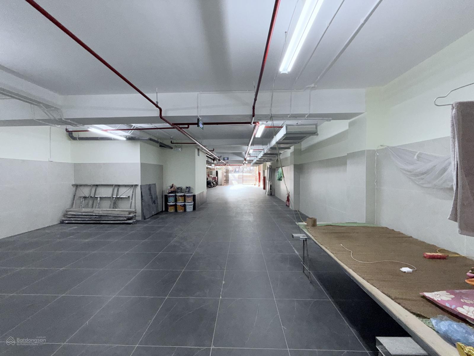 Cho thuê nhà Võ Chí Công, 250m2, 10 tầng, MT 8m, thang máy, PCCC, nhà mới