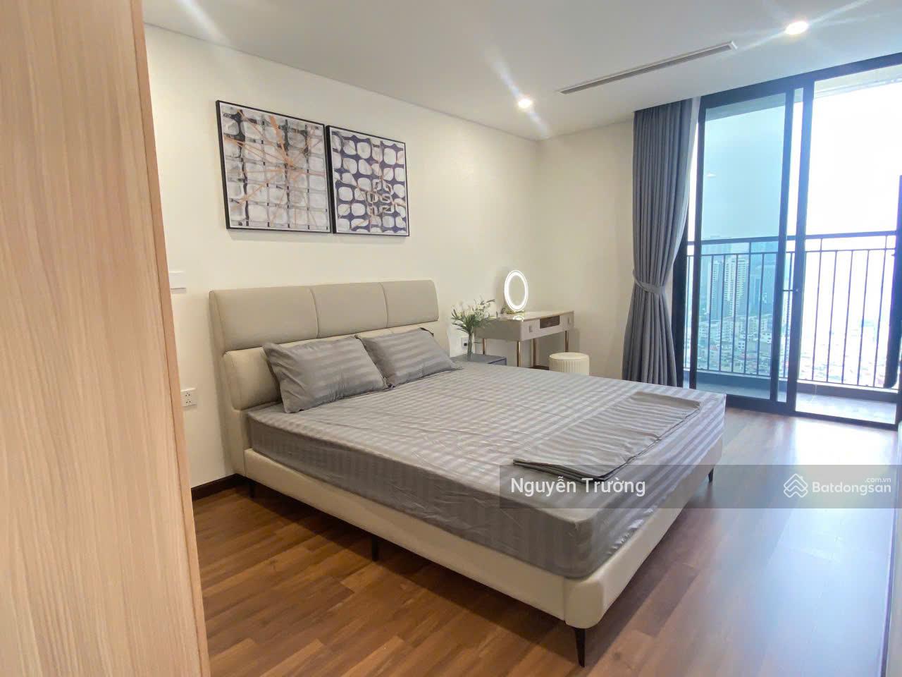 Cần bán căn hộ 109m2, 3PN 2VS, full đồ đẹp, căn góc, sổ sẵn, chung cư Mipec Rubik. Giá 12.5 tỷ