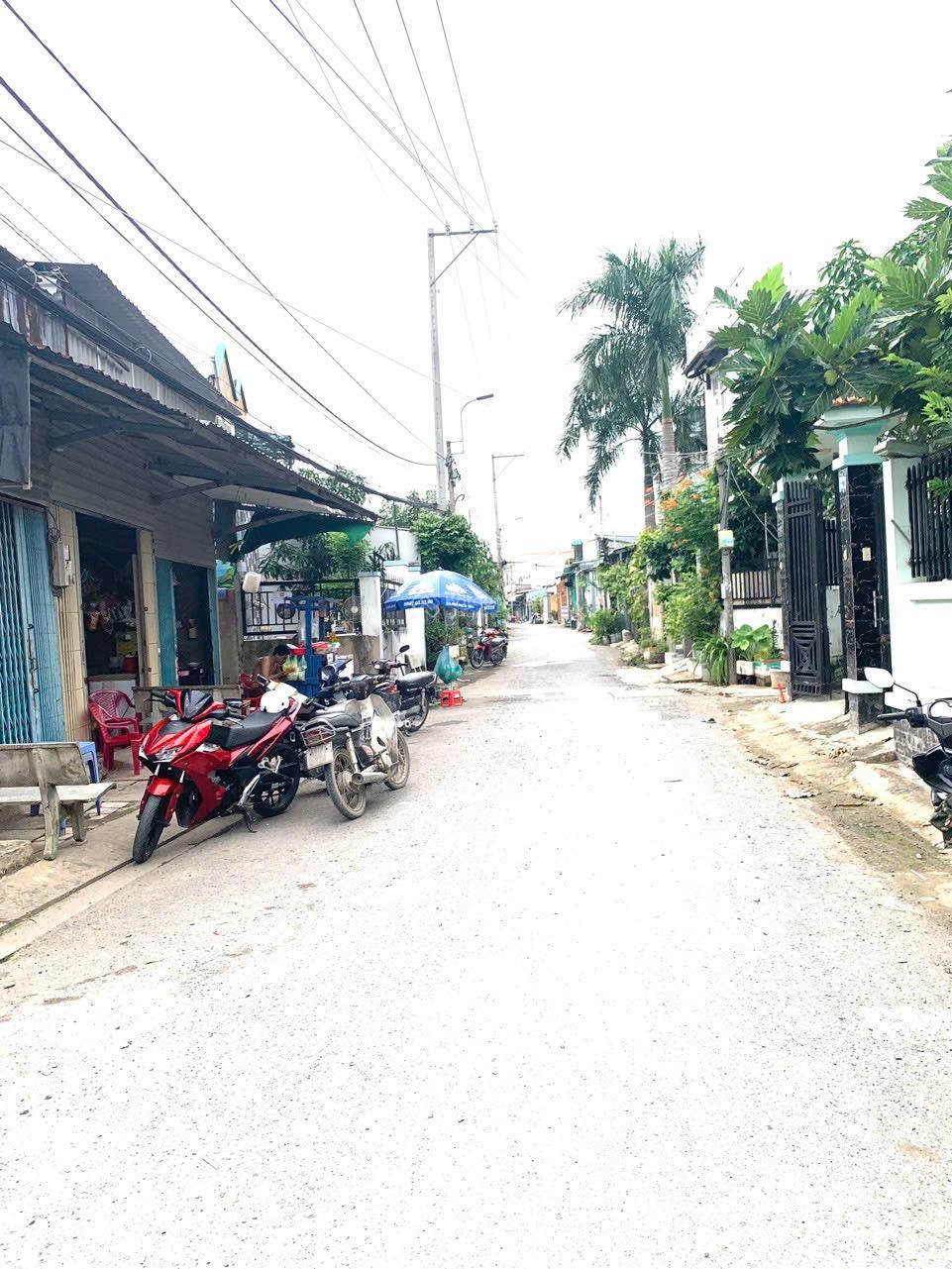 Bán 1213m2 đất giá chỉ 6 triệu/1m2 mặt tiền hẻm xe hơi Đ Lê Văn Lương, xã Nhơn Đức, huyện Nhà Bè Bán 1213m2 đất giá chỉ 6 triệu/1m2 mặt tiền hẻm xe hơi Đ Lê Văn Lương, xã Nhơn Đức, huyện Nhà Bè