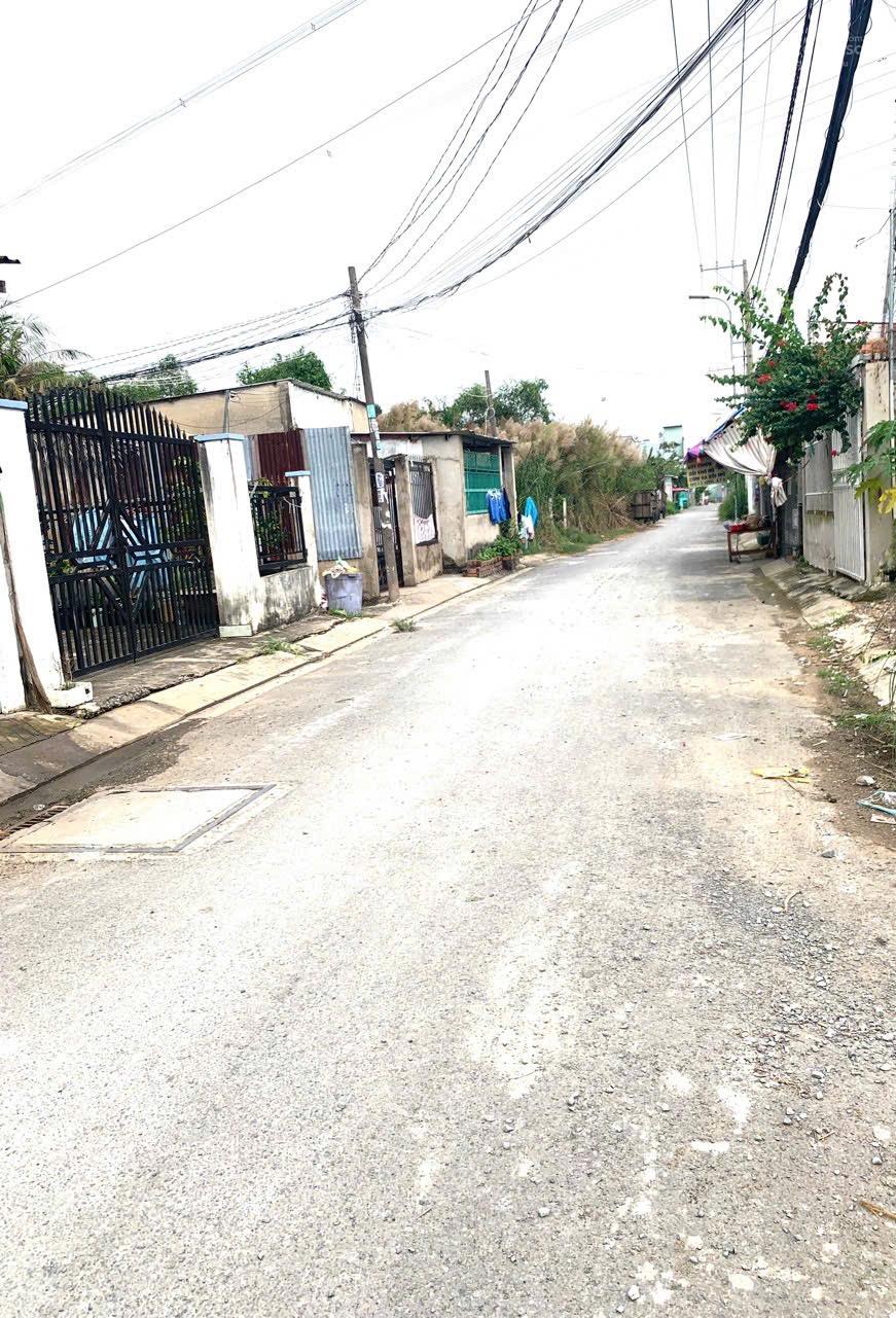 Bán 1213m2 đất giá chỉ 6 triệu/1m2 mặt tiền hẻm xe hơi Đ Lê Văn Lương, xã Nhơn Đức, huyện Nhà Bè Bán 1213m2 đất giá chỉ 6 triệu/1m2 mặt tiền hẻm xe hơi Đ Lê Văn Lương, xã Nhơn Đức, huyện Nhà Bè