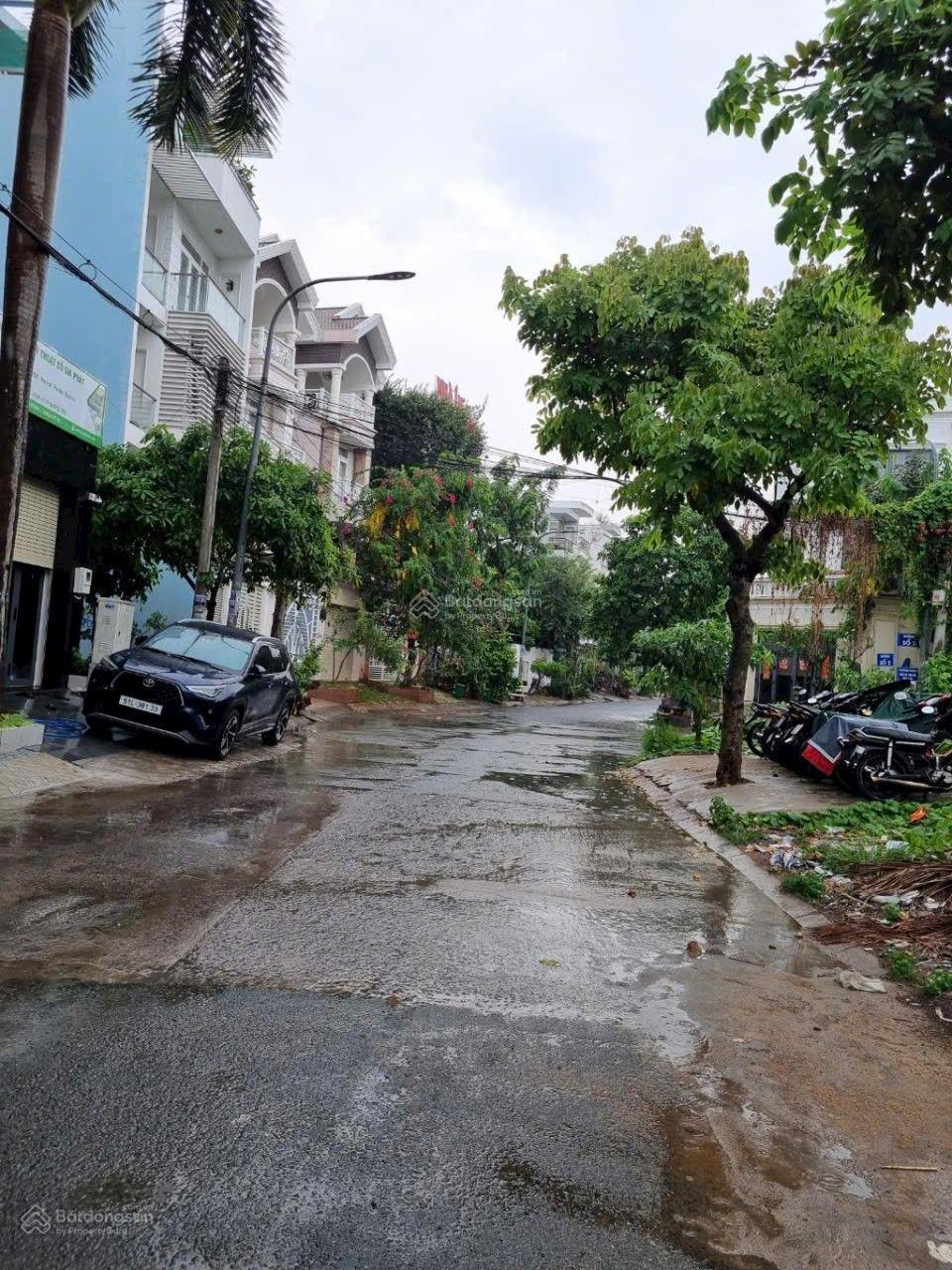 Bán nhà mặt tiền nội khu Hương Lộ 5 ngay Võ Văn Kiệt Bán nhà mặt tiền nội khu Hương Lộ 5 ngay Võ Văn Kiệt