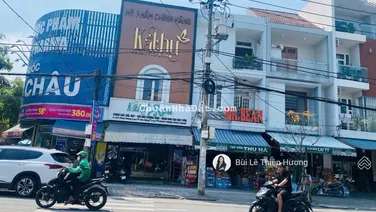 Cho thuê nhà 3 tầng mặt tiền Phan Đăng Lưu, Hải Châu, vị trí trung tâm kinh doanh cực đắt giá