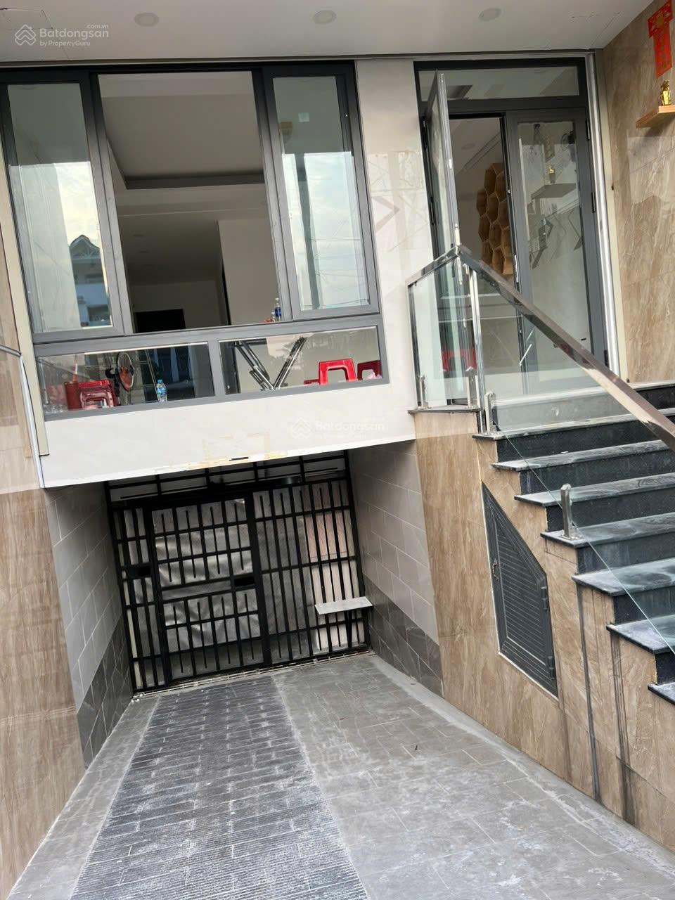 Cho thuê phòng đường Phạm Hùng nối dài gần ĐH RMIT, Cao Lỗ Q8. 35m2 full nội thất. Giá 5tr/tháng