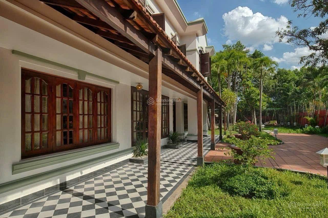 Cho thuê biệt thự sân vườn Xuân Thủy, Thảo Điền