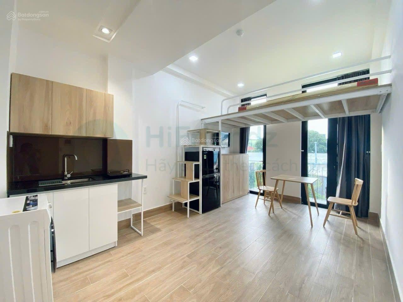 Cho thuê căn hộ đẹp - Có cửa sổ thoáng, full nội thất. Nằm ngay Lê Văn Việt, gần Ngã Tư Thủ Đức