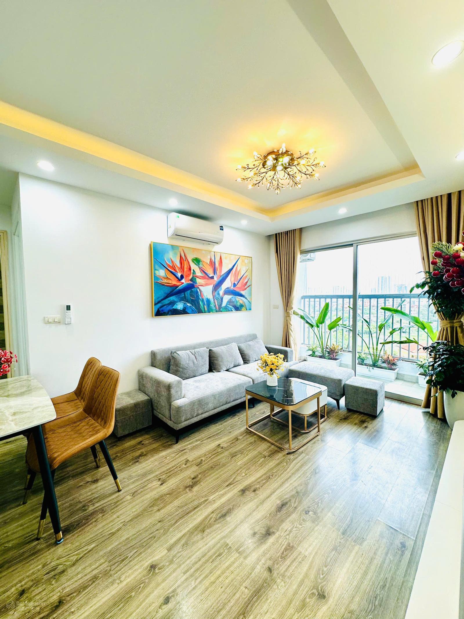 Cho thuê căn 2 ngủ, diện tích 77m, tầng đẹp, đủ nội thất mới giá chỉ 13,5tr/th tại 90 nguyễn tuân