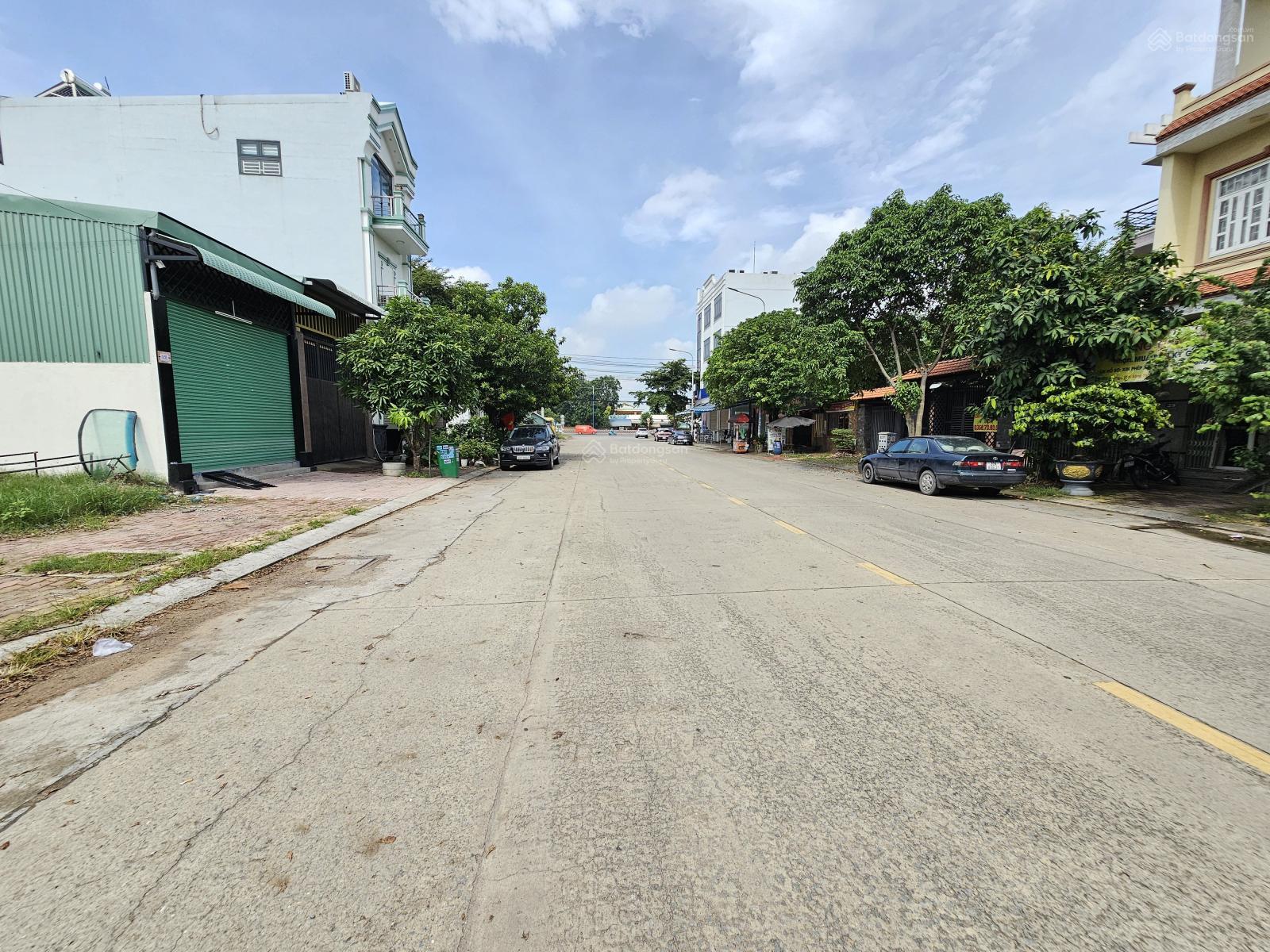 Đất đẹp mặt tiền 350m ngang 10m khu Sóng Thần B ngay Vincom 550 Dĩ An