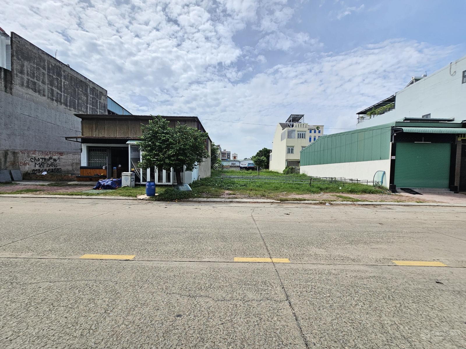 Đất đẹp mặt tiền 350m ngang 10m khu Sóng Thần B ngay Vincom 550 Dĩ An