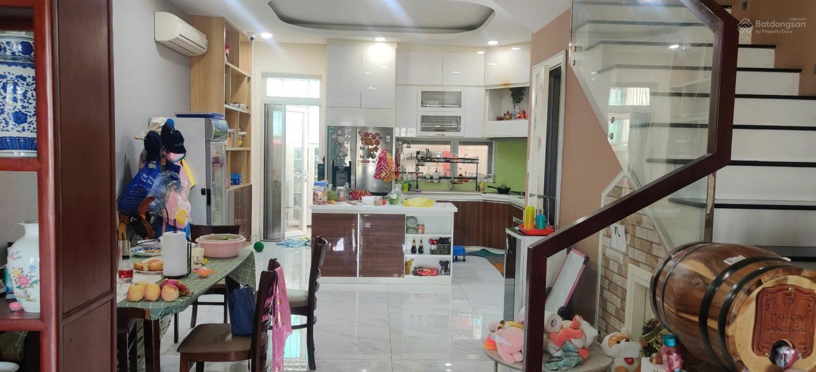 Bán căn 5x23m tại Rosita Garden Full nội thất giá 8,6tỷ. Liên hệ Tấn Giàu 0909 121 ***