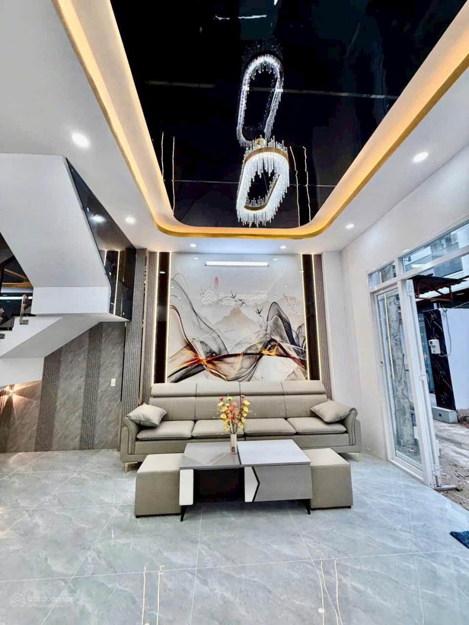 NHÀ XÂY MỚI- FULL NỘI THẤT-SỔ RIÊNG- GIÁP QUẬN 7