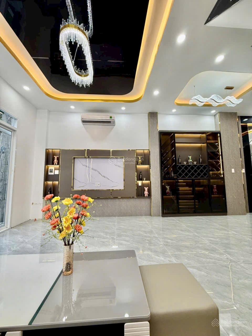 NHÀ XÂY MỚI- FULL NỘI THẤT-SỔ RIÊNG- GIÁP QUẬN 7