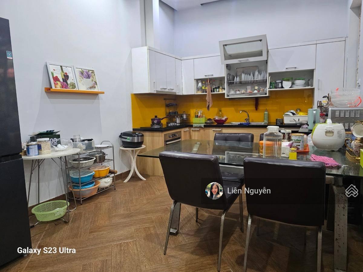 Bán nhà phố Nguyễn Đình Chiểu, 90m2, 4 tầng, mặt tiền 9.6m, 25.3 tỷ, ngõ rộng thoáng, ở sướng