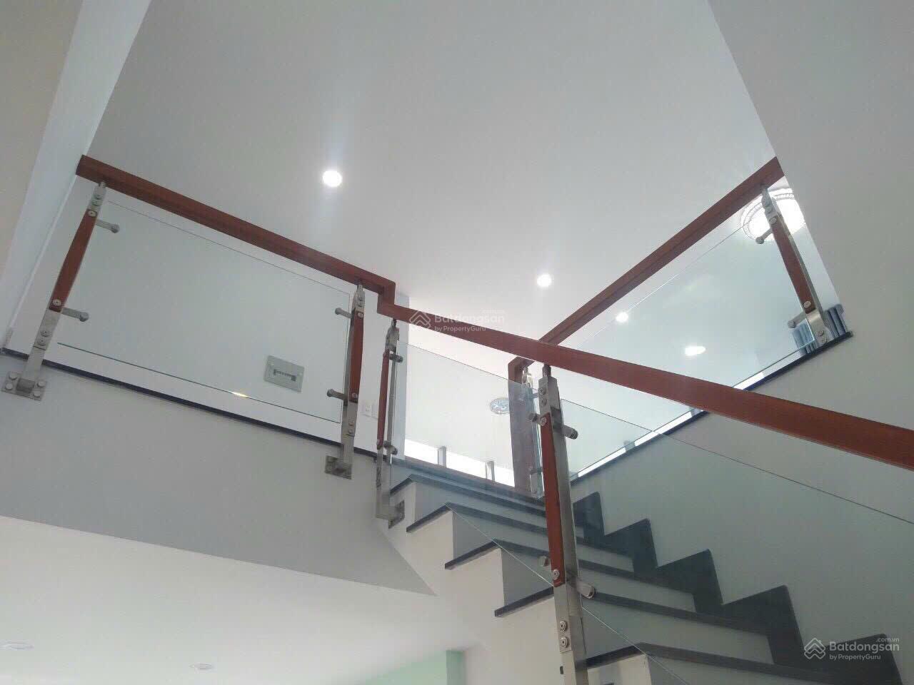 Hàng hiếm cho thuê Duplex Bảy Hiền Tower, DT: 210m2 gồm 4PN, 3WC có sân rộng, giá từ: 16tr/th