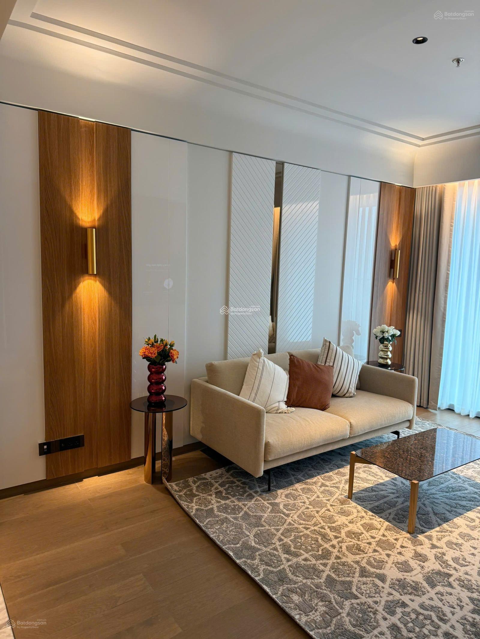 Cần cho thuê chung cư Screc tower, quận 3, Dt 81m, 2pn 2wc, giá 12tr/th. LH: 0939 271 *** (Tài)