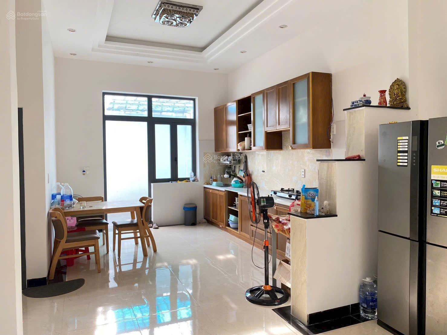 Cần bán nhà 1 trệt 1 lầu trung tâm Hoà Long Tp Bà Rịa, gần bệnh viện, chợ, trường học, 100m2