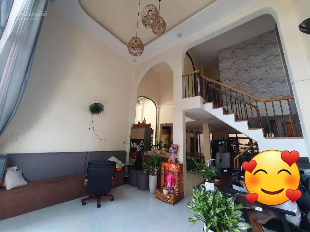 Biệt thự kiểu cổ - sân vườn cực chill ngay Bình Trưng Đông Quận 2