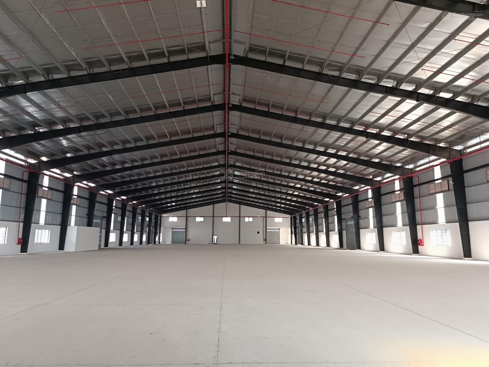 Cho thuê kho xưởng ngay khu CN Tân Kim. Diện tích: 1.300m2 và 2.600m2 - Giá: 100 nghìn/m2