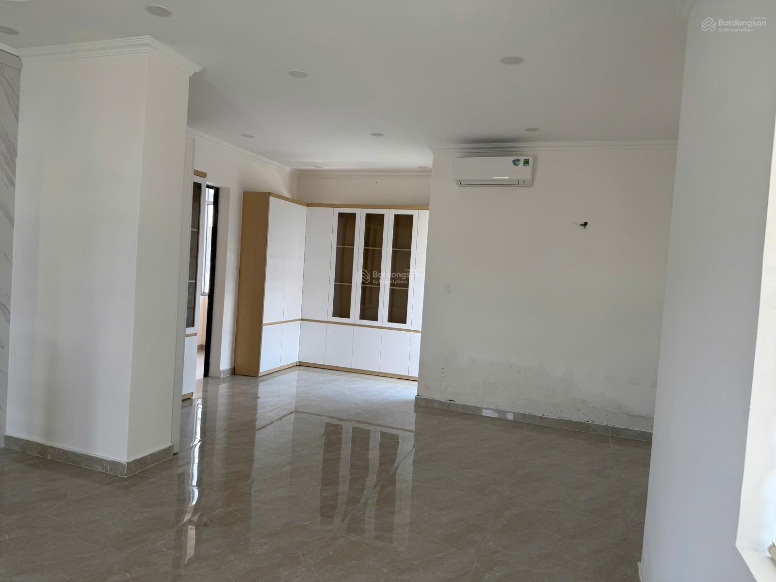 Bán căn góc 2 mặt tiền đường khu Cityland Park Hills