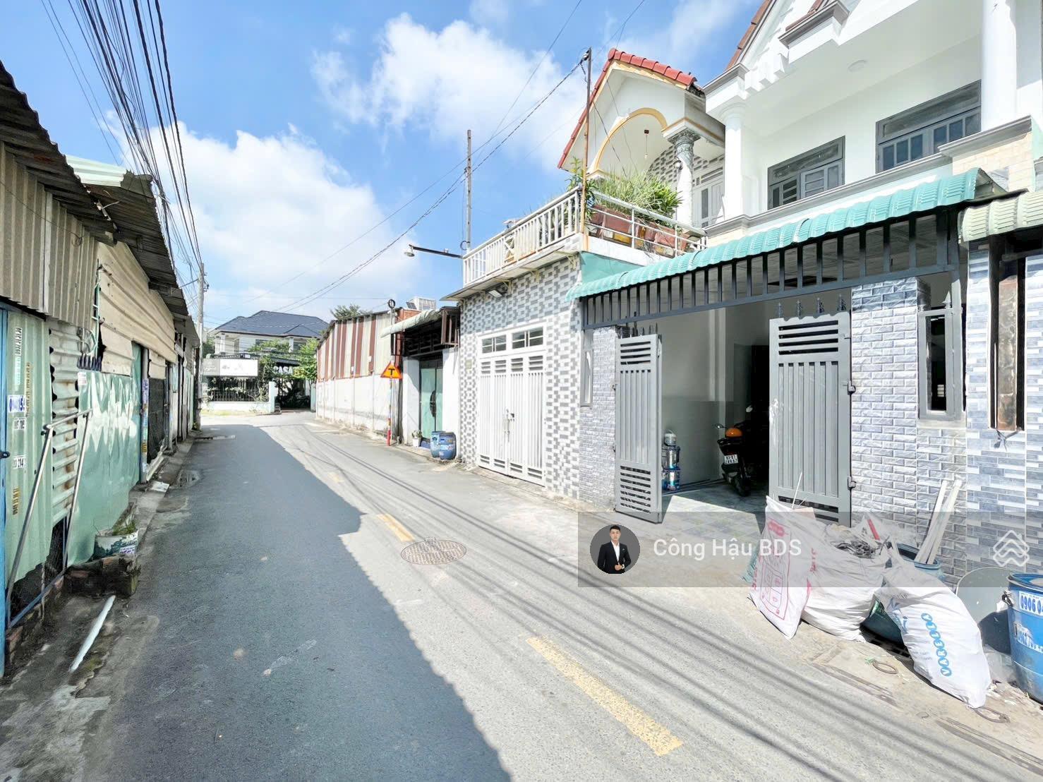 Bán Nhà 2 Tầng Mặt Tiền Kinh Doanh. DT: 72.9M2 (4x 18.3m). Đường Nhựa 6M. Giá: 4.45 TL.