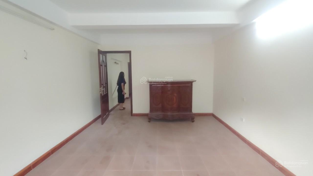 Cho thuê nhà KĐT Văn Quán đường Nguyễn Khuyến, Hà Đông. DT 80m, 4 tầng, ô tô đỗ cửa. Giá 20tr/th