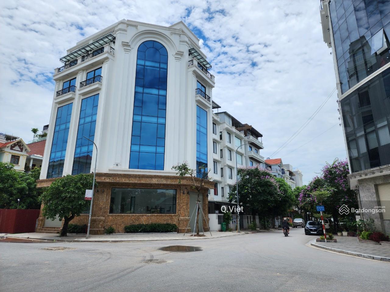 Căn góc biệt thự phố Nguyễn Xiển 170m2, 5 tầng trục chính dự án căn đẹp giá tốt nhất