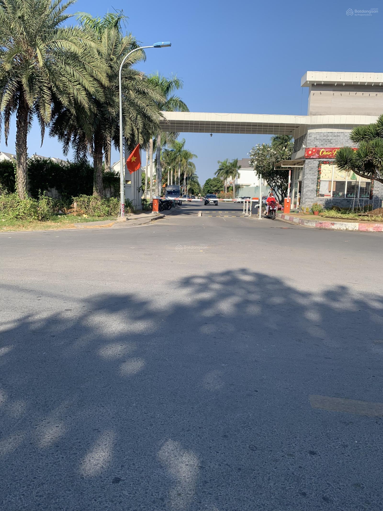 Bán nền KDC xuất nhập khẩu, đường Bưng Ông Thoàn Q9 dt 99m - 7ty6